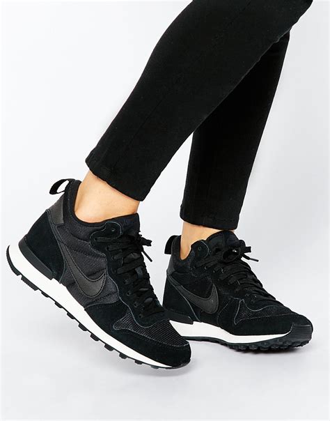 nike internationalist black shoes